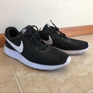 Men’s Black Nike Tanjun Sneakers